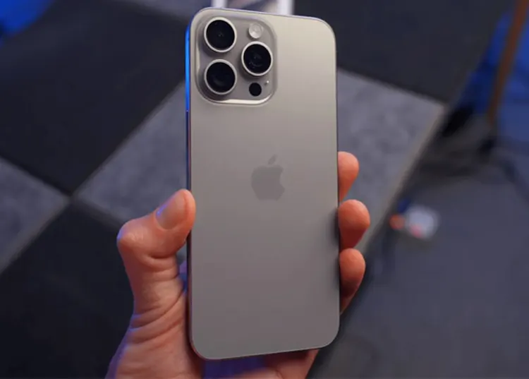 iPhone 15 Pro Max vượt mặt Huawei Mate 60 Pro 