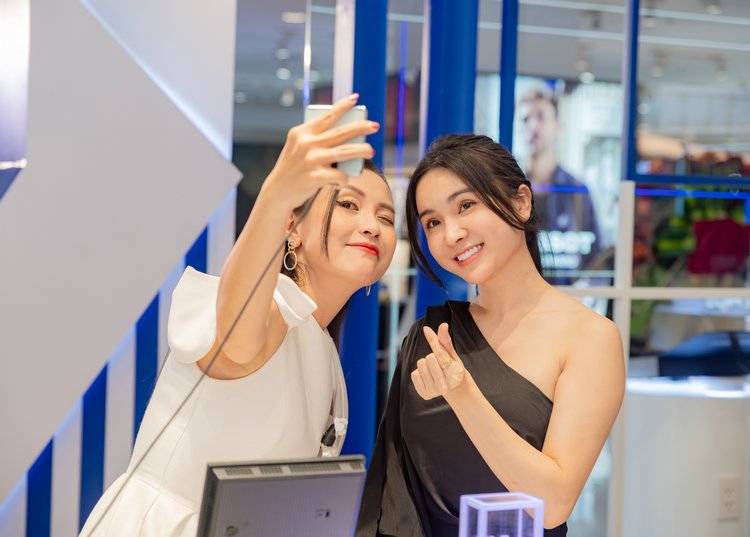 Samsung ra mắt cửa hàng trải nghiệm lớn nhất Việt Nam
