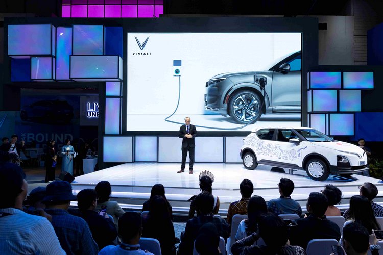 VinFast giới thiệu dải xe điện tay lái nghịch