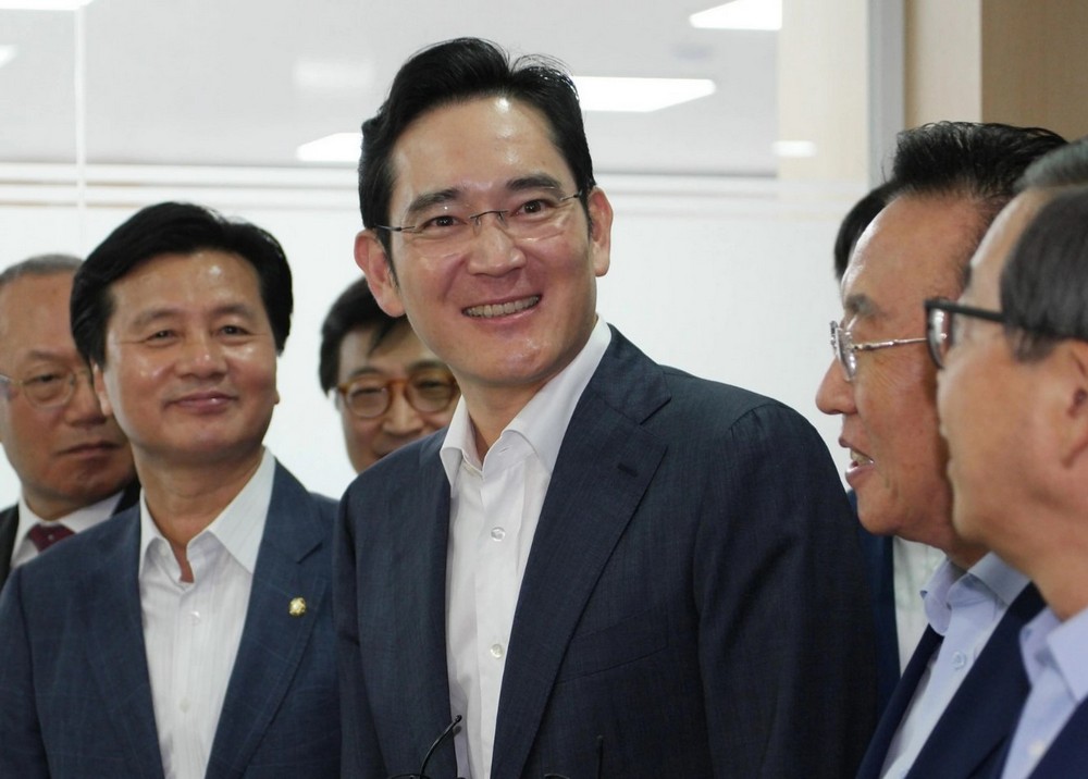 Chủ tịch Samsung trở thành người giàu nhất Hàn Quốc