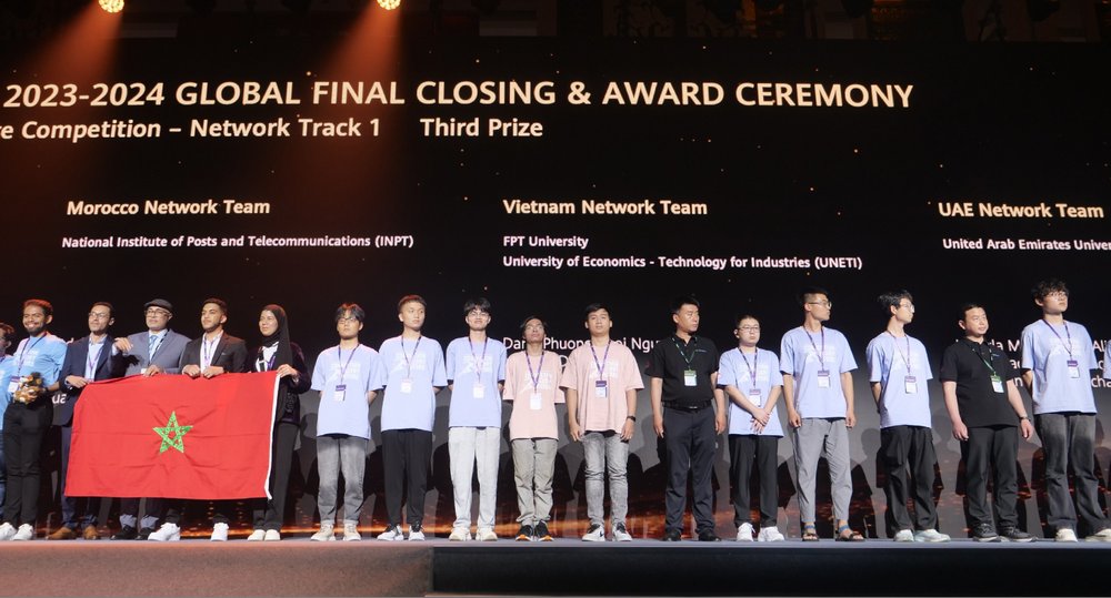 Sinh viên Việt Nam giành Giải 3 tại Huawei ICT Competition 2023 - 2024