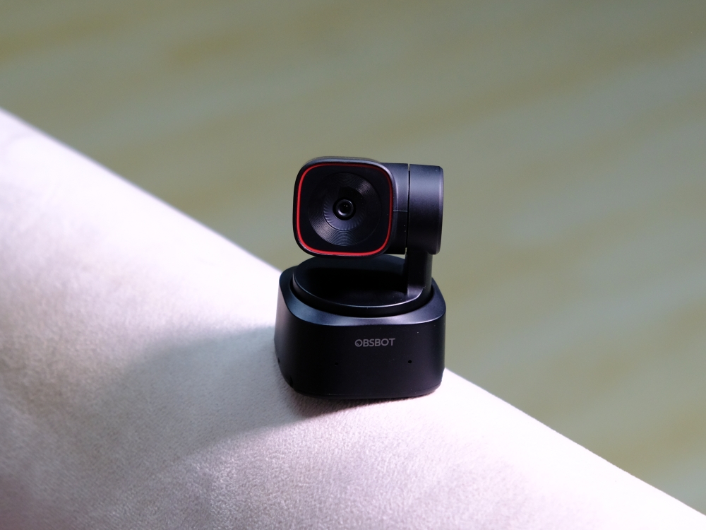 Trên tay Camera Obsbot Tiny 2 Lite: Nhỏ gọn nhưng thông minh