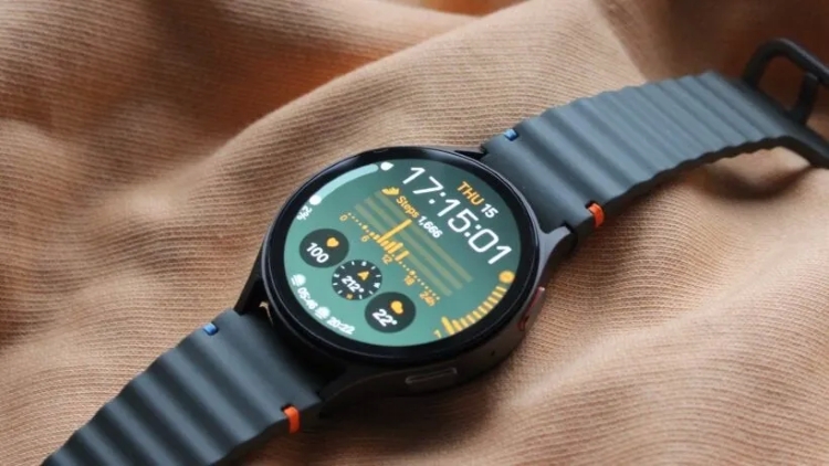 Samsung "bỏ bê" cập nhật Galaxy Watch suốt 8 tháng