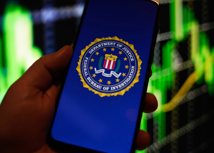 FBI cảnh báo nguy cơ tấn công mạng vào iPhone và Android