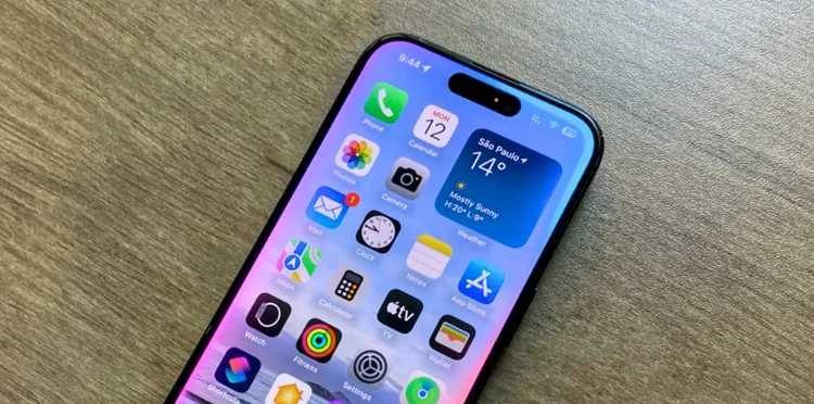 iOS 18.2.1 ra mắt: Có nên cập nhật ngay?