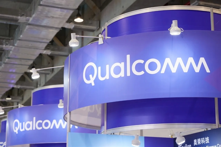 Qualcomm dìm hàng Apple C1