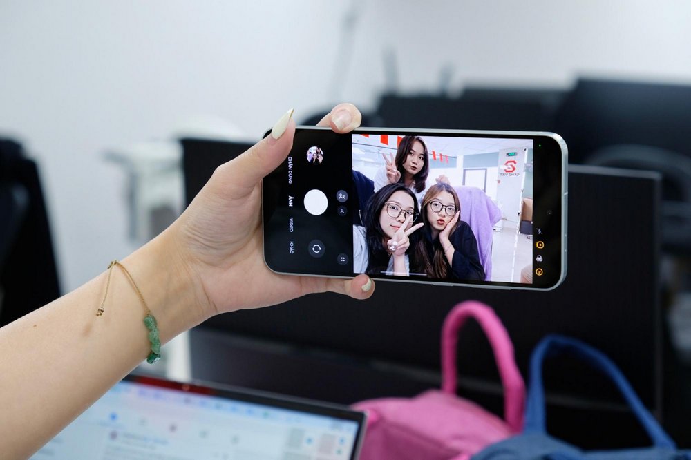 Tắt deadline, bật Galaxy A series – Cùng gia đình kỷ niệm đại lễ 30/4 chill không trượt phát nào!