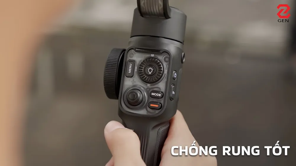 Dùng thử Zhiyun Smooth 5S AI: Gimbal chống rung đỉnh cao