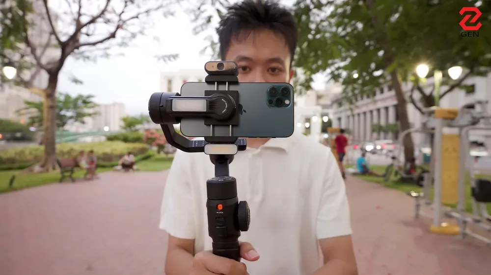 Dùng thử Zhiyun Smooth 5S AI: Gimbal chống rung đỉnh cao