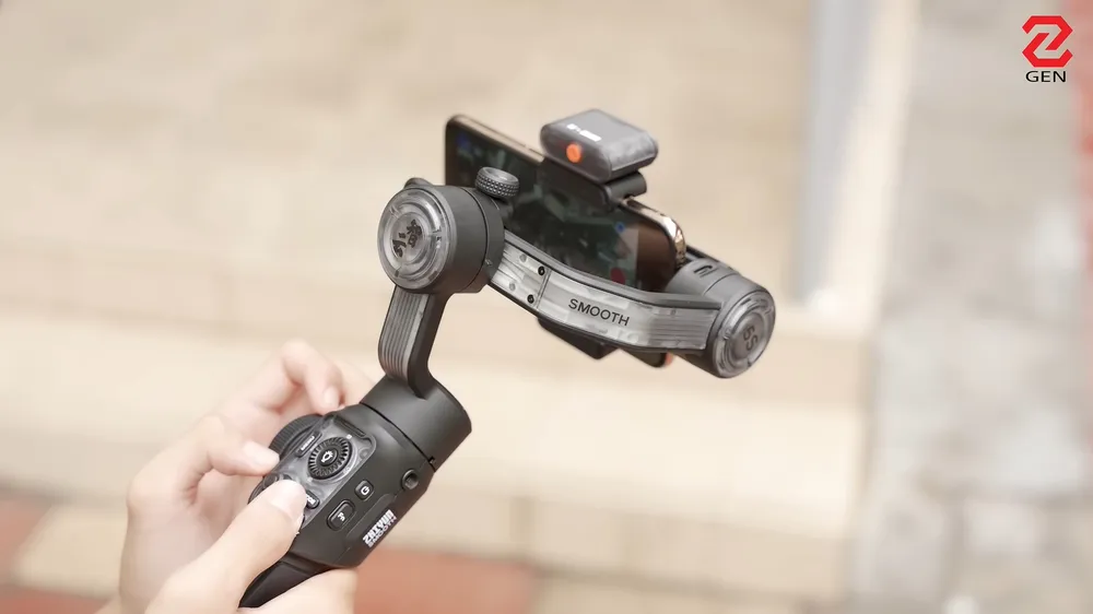 Dùng thử Zhiyun Smooth 5S AI: Gimbal chống rung đỉnh cao
