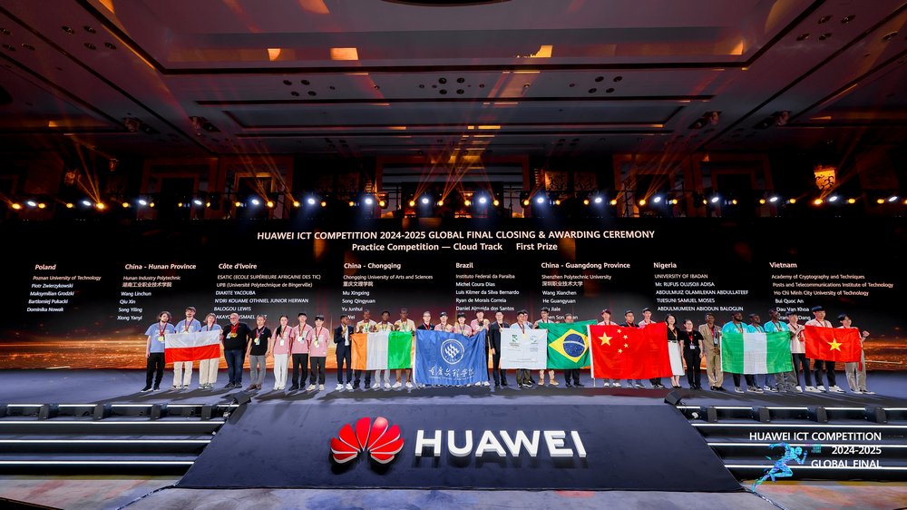 Huawei ICT Competition 2024 - 2025: Sinh viên Việt Nam phá kỷ lục thành tích