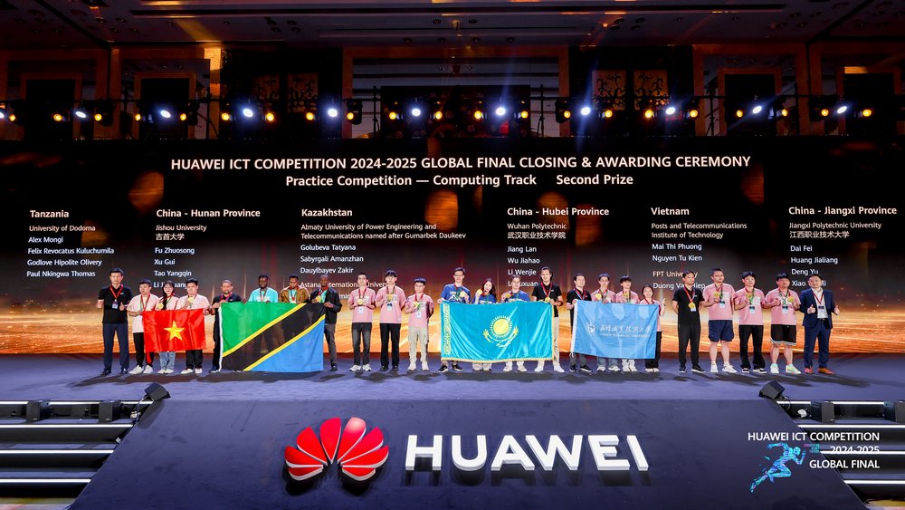 Huawei ICT Competition 2024 - 2025: Sinh viên Việt Nam phá kỷ lục thành tích