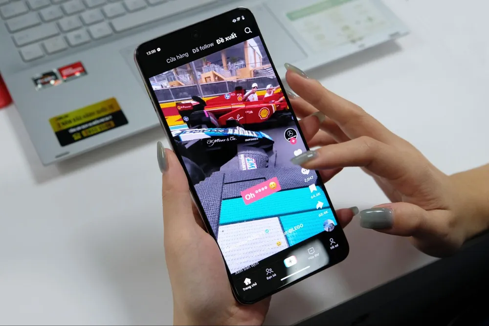 vivo V50 Lite: Làm việc thả ga, giải trí bất tận