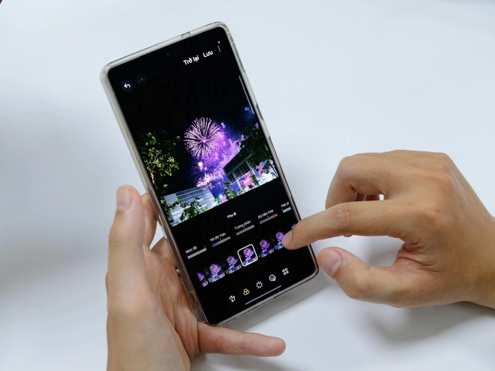 Rực rỡ kỷ niệm 50 năm thống nhất đất nước với Galaxy S25