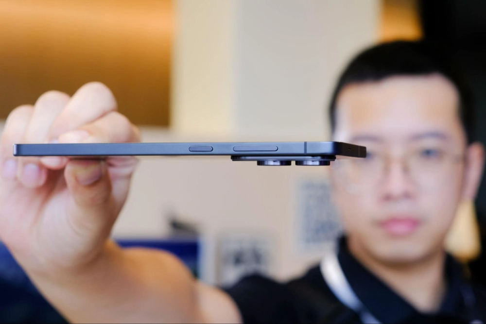 Pin Galaxy S25 Edge mỏng nhưng thời lượng lâu