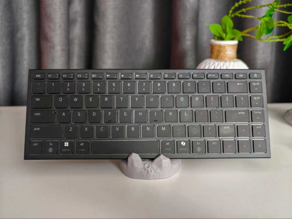 Đánh giá Razer Joro và Razer Basilisk Mobile