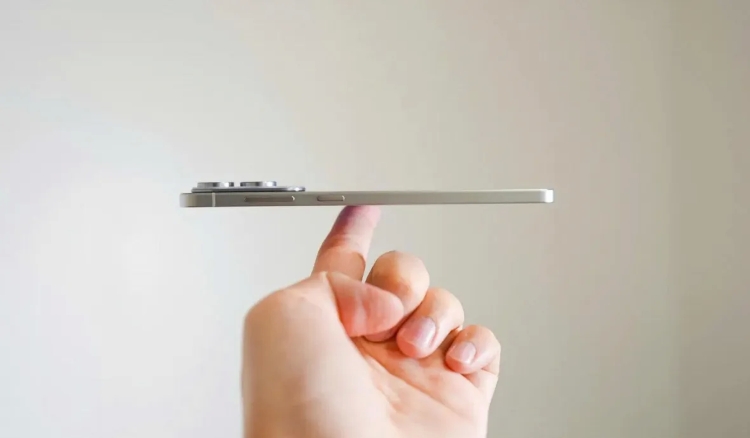 Galaxy S25 Edge kiểm tra độ bền