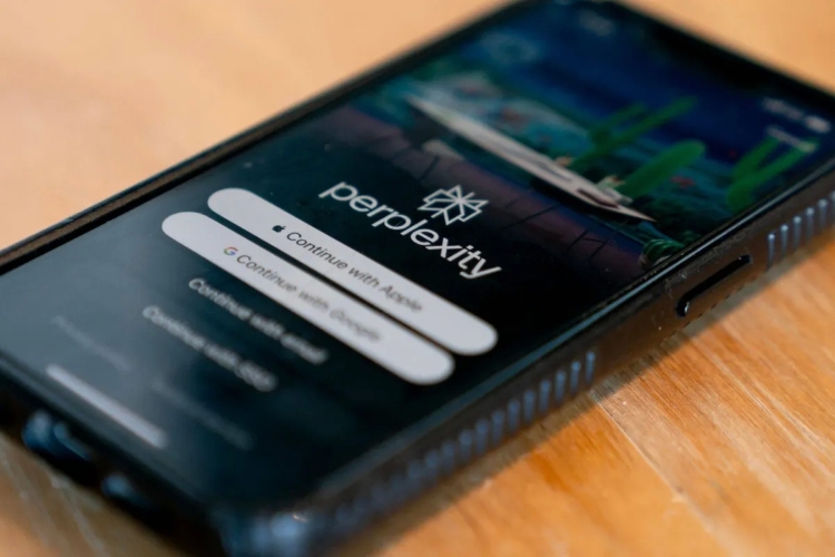 Galaxy S26 sẽ dùng Perplexity thay vì Google Assistant