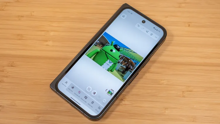 Adobe ra mắt Photoshop miễn phí cho Android
