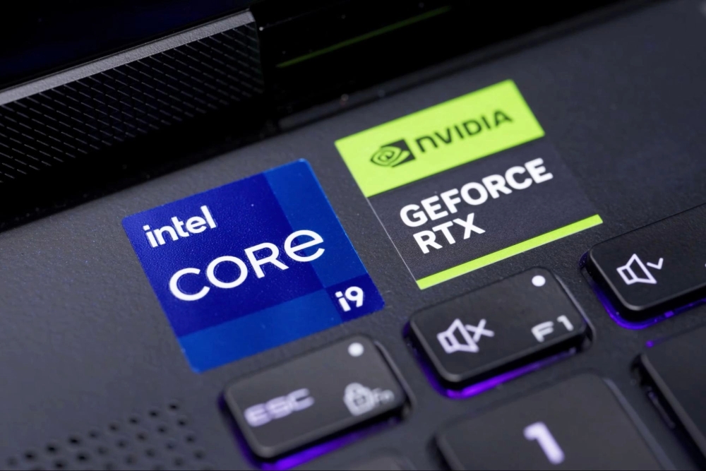 đánh giá MSI Titan 18 HX