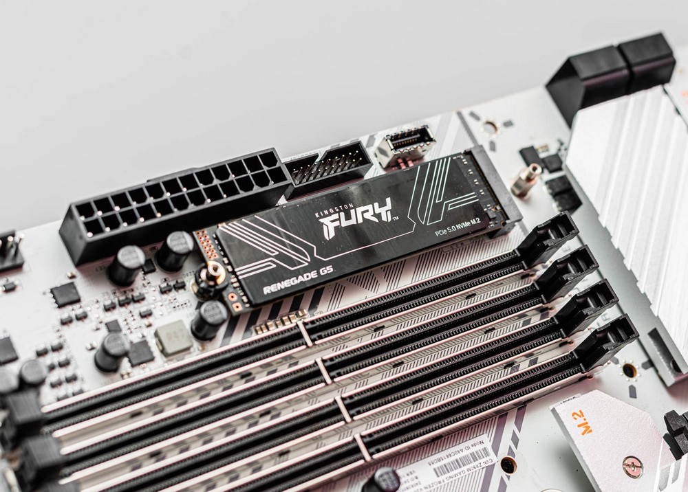 Kingston FURY Renegade G5 SSD - Khi tốc độ và sự mát mẻ giao thoa
