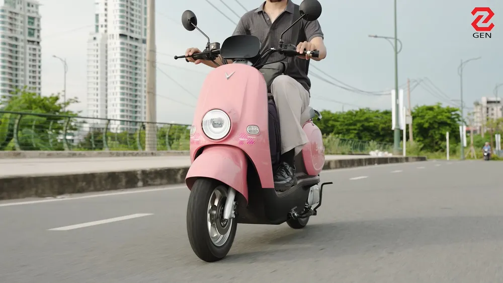 VinFast Motio giá 12 triệu: Xe điện tiết kiệm, cốp siêu rộng