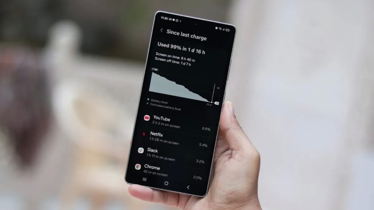 Vì sao pin điện thoại Galaxy mãi không vượt quá 5.000mAh