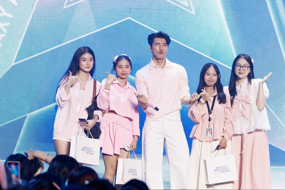 Một ngày “đu idol” HIEUTHUHAI, “lên trình” phong cách cá nhân cùng Galaxy A56 5G