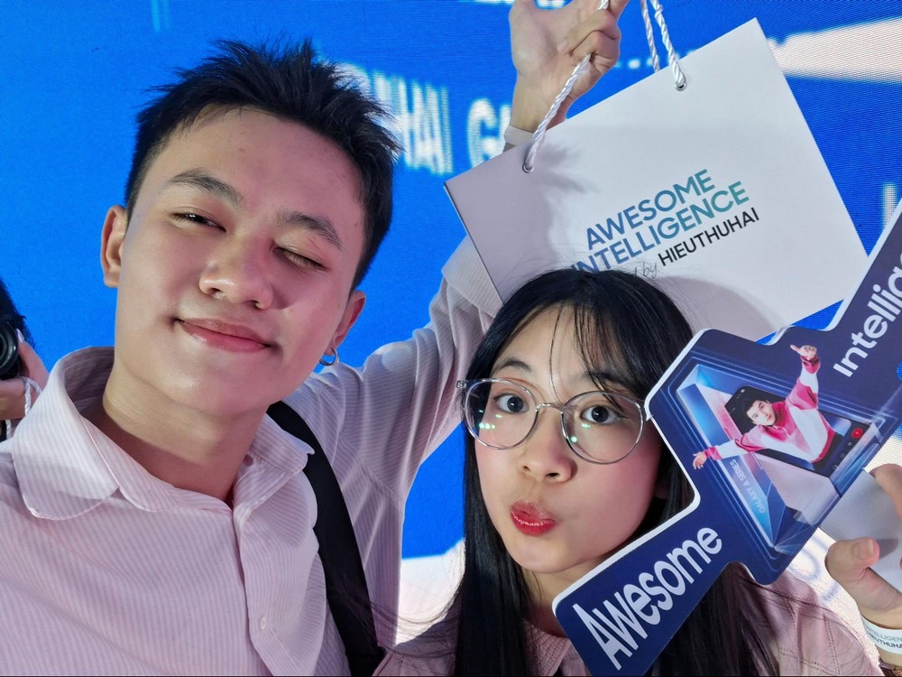 Một ngày “đu idol” HIEUTHUHAI, “lên trình” phong cách cá nhân cùng Galaxy A56 5G