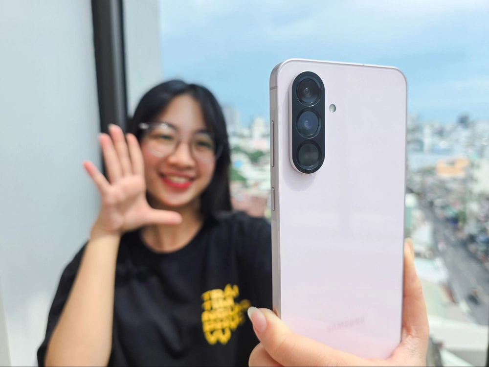 Gemini Live và Galaxy A56 5G Hồng mới kiến tạo cuối tuần hoàn mỹ: GenZ “tái sinh” sau tuần cày cuốc