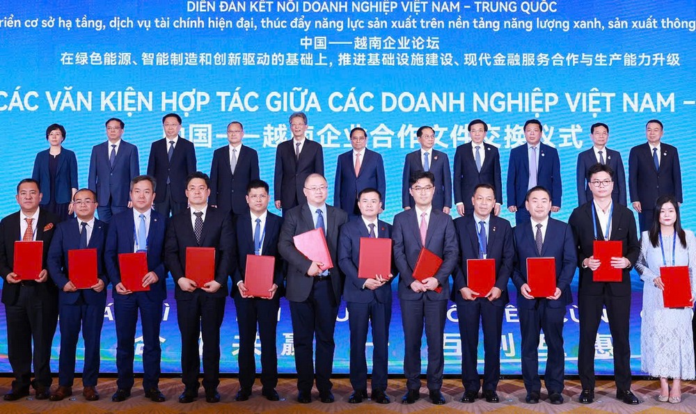 Huawei bắt tay EVN chuyển đổi số ngành điện lực Việt Nam