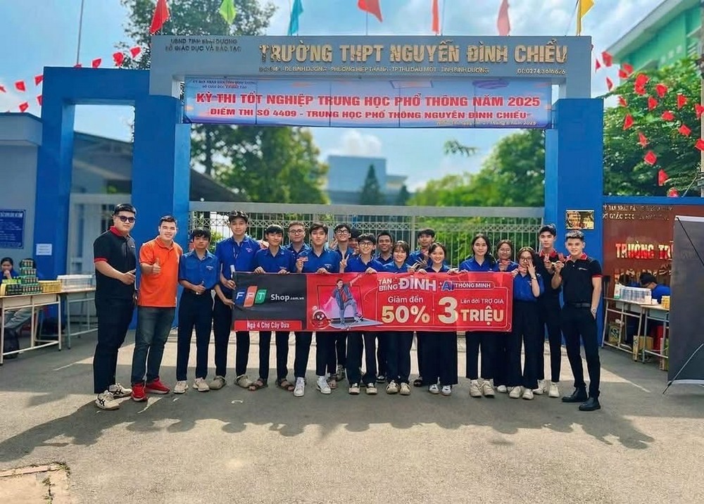 Mạng di động FPT trao học bổng có tổng giá trị đến 480 triệu đồng