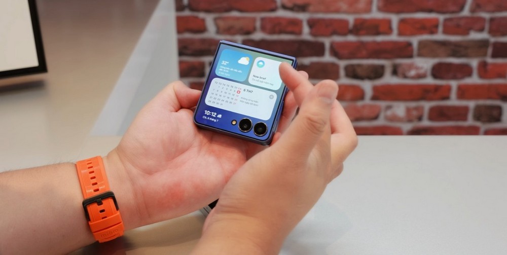 Galaxy Z Flip7 - Siêu phẩm AI nằm gọn trong lòng bàn tay
