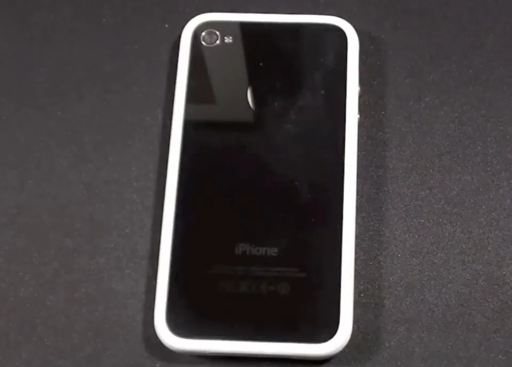 Apple có thể mang ốp lưng iPhone 4 trở lại?