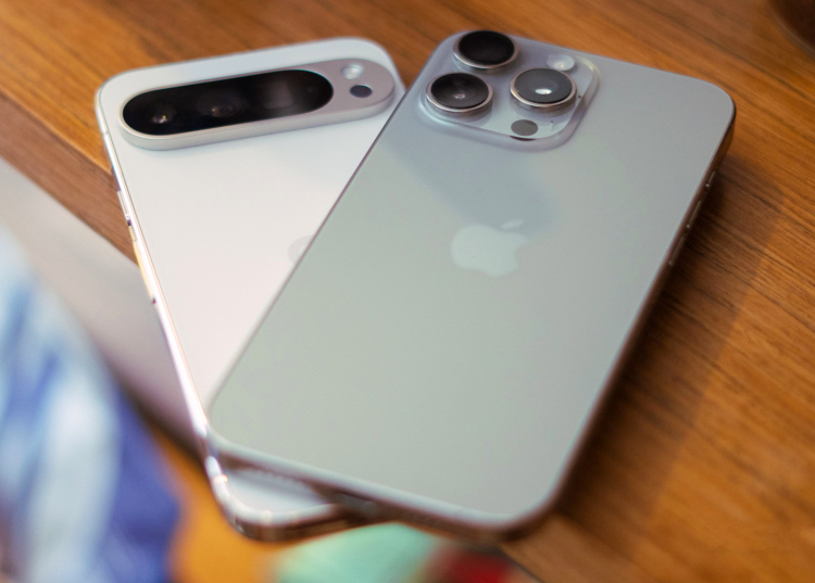 Google "mỉa mai" Apple vì mãi chưa chịu ra mắt Siri AI