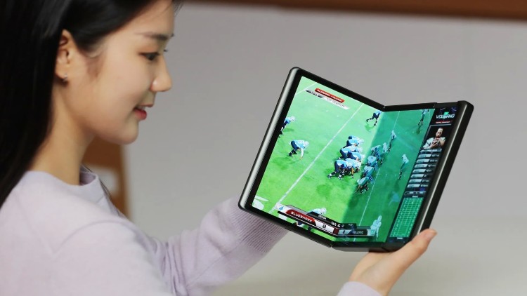 Rò rỉ tính năng đa nhiệm và giao diện của Galaxy Z Trifold