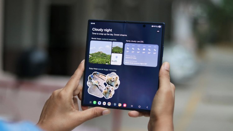 Samsung troll Apple với loạt quảng cáo Galaxy Z Fold7 mới
