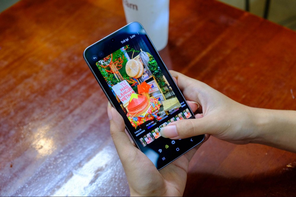 Galaxy A56 5G: "Cầu nối" giúp Gen Z Sài Gòn chung nhịp đập tự hào 2/9 với Hà Nội