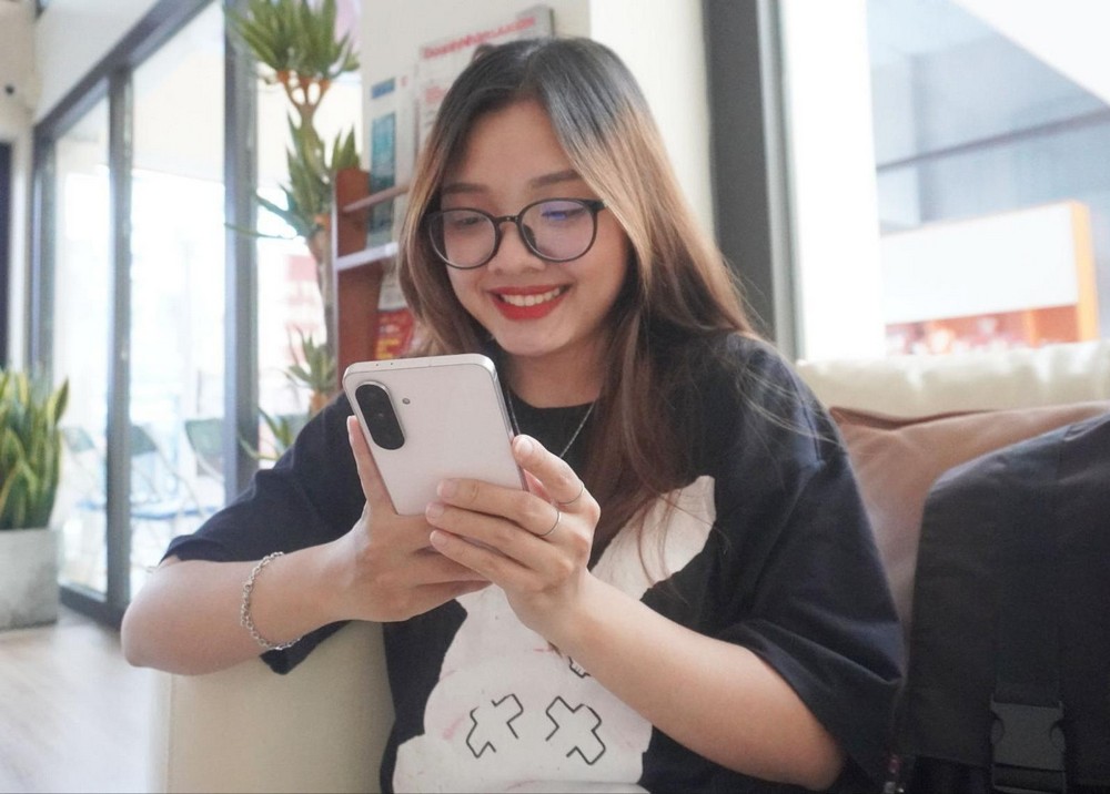 Sinh viên hỏi “Ở đâu - Ăn gì - Mua gì” ở TP.HCM, Gemini Live trên Galaxy A56 5G giải đáp từ A đến Á