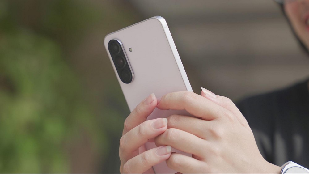 Càng run, càng fun: Galaxy A56 5G giúp “tập sự” Gen Z thành runner chính hiệu tại Galaxy Running Club