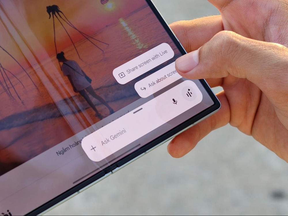 2 ngày 1 đêm “vượt bão” deadline tại Phú Quốc cùng Galaxy Z Fold7: Yên tâm, có Gemini Live lo hết!