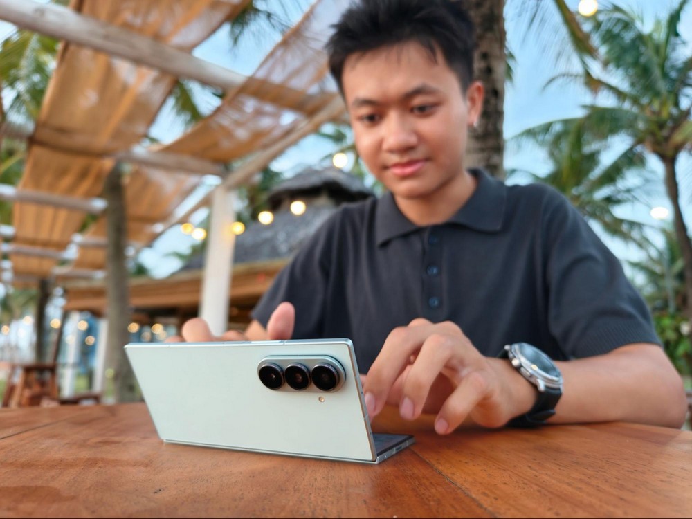 2 ngày 1 đêm “vượt bão” deadline tại Phú Quốc cùng Galaxy Z Fold7: Yên tâm, có Gemini Live lo hết!