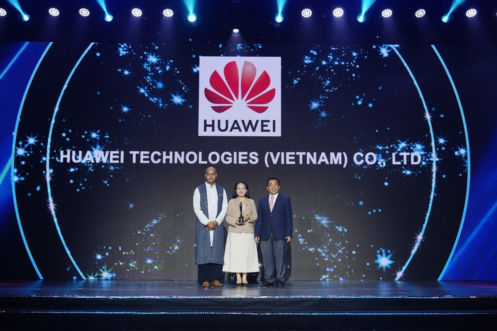 Huawei Việt Nam thắng lớn tại HR Asia Awards 2025