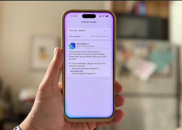 Người dùng có nên cập nhật iOS 26 Public Beta 4?