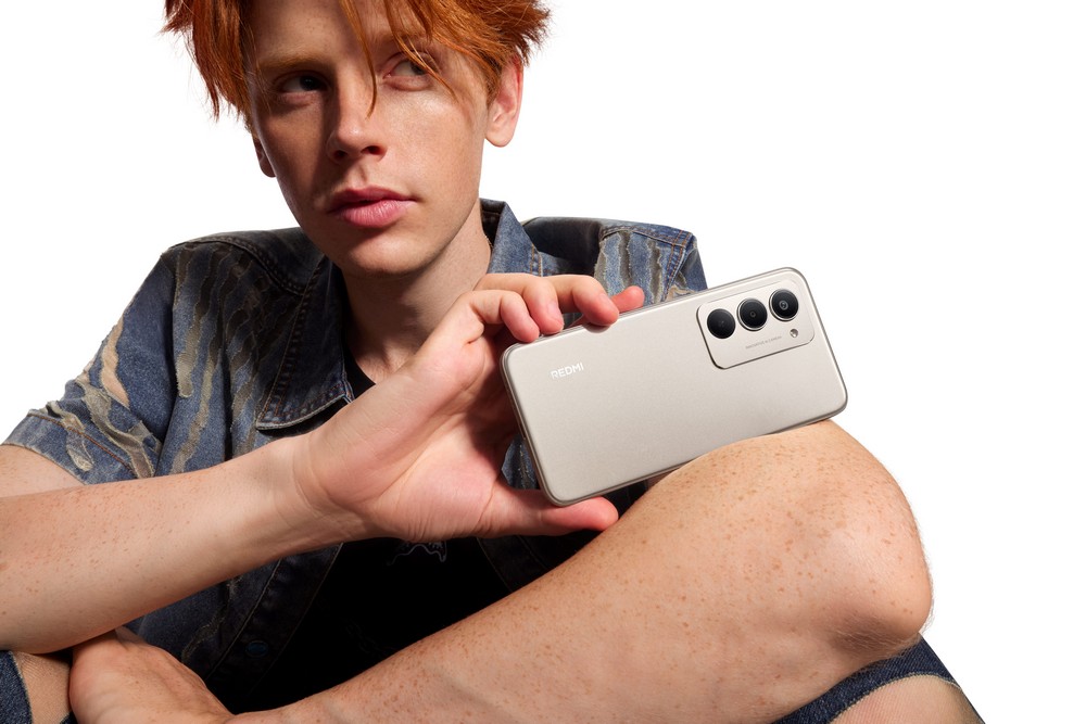 Redmi 15 ra mắt: Pin 7000mAh, giá phổ thông