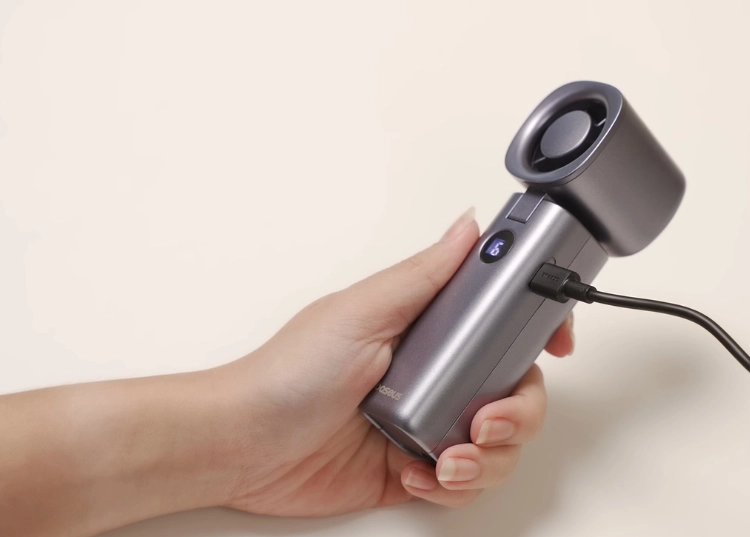 Baseus GoTrip DT1 Turbo Jet: Quạt cầm tay xua tan nắng nóng