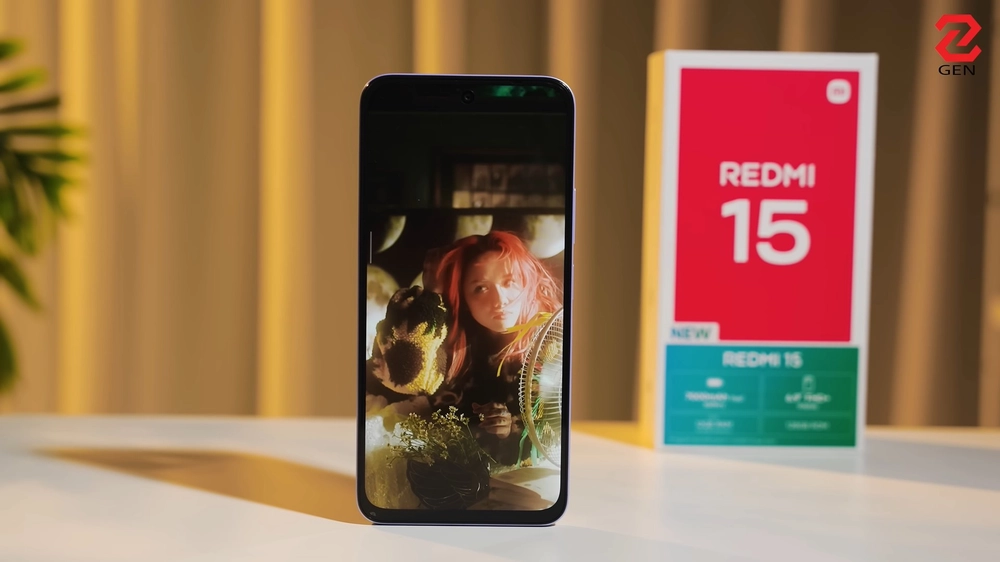 Trên tay Redmi 15: Pin 7000mAh, màn hình 144Hz ấn tượng