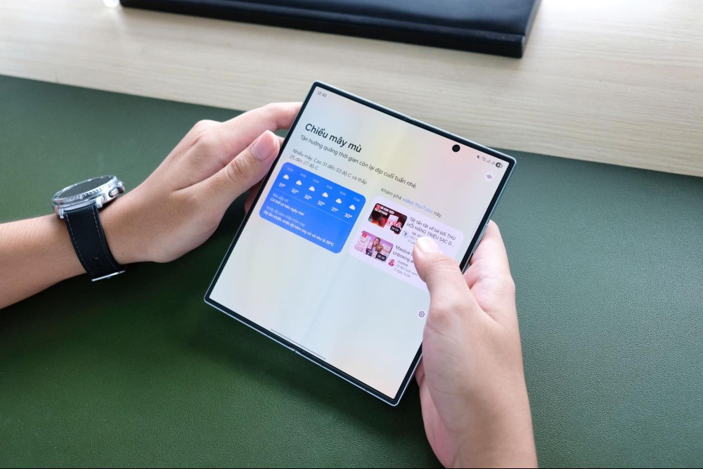 trải nghiệm Galaxy Z Fold7 và Galaxy Watch8 Classic