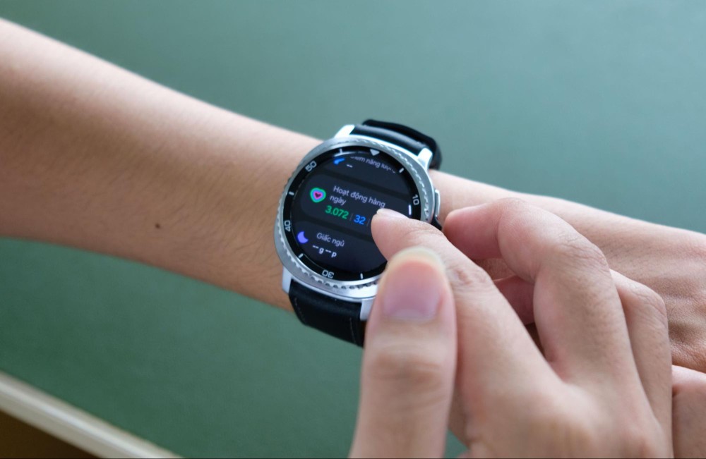 trải nghiệm Galaxy Z Fold7 và Galaxy Watch8 Classic