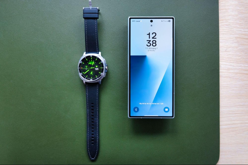 trải nghiệm Galaxy Z Fold7 và Galaxy Watch8 Classic